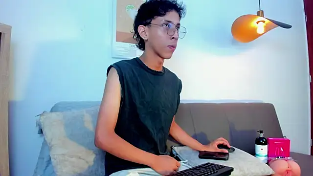 Snapshot of dax_blaze chatting on May 28, 2026, 1:28 pm dax blaze online show from May 28, 2026, 1:28 pm
