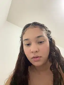 Snapshot of alana_lee23 chatting on April 28, 2026, 11:42 pm alana lee23 online show from April 28, 2026, 11:42 pm
