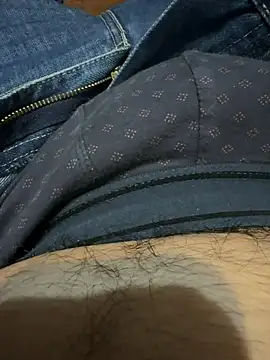juliomfar69 online show from July 12, 2026, 6:03 am