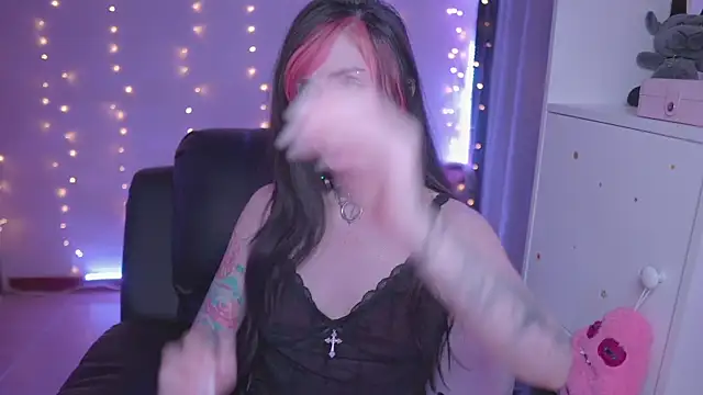 Snapshot of -VKatt chatting on May 30, 2026, 3:02 am -VKatt online show from May 30, 2026, 3:02 am