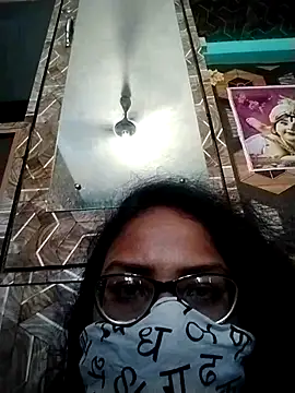 Brownpusi online show from April 23, 2026, 8:32 am