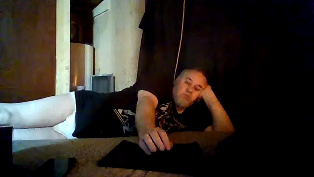Snapshot of Nightshade1195 chatting on June 10, 2026, 1:51 am Nightshade1195 online show from June 10, 2026, 1:51 am