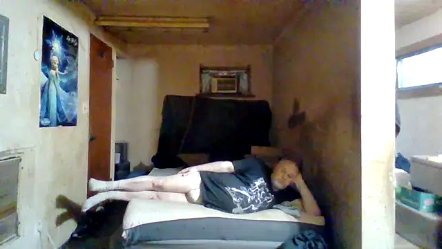 Snapshot of Nightshade1195 chatting on June 12, 2026, 11:57 pm Nightshade1195 online show from June 12, 2026, 11:57 pm
