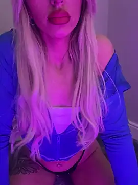 Snapshot of Hisnaughtylilthing chatting on April 22, 2026, 6:04 pm Hisnaughtylilthing online show from April 22, 2026, 6:04 pm