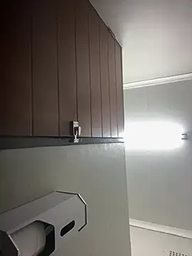 DICK5016 online show from April 22, 2026, 4:19 am