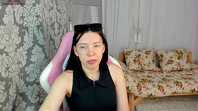 Snapshot of Sandra_Ross chatting on July 5, 2026, 4:52 am Sandra Ross online show from July 5, 2026, 4:52 am