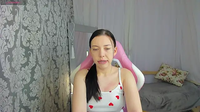 Sandra Ross online show from April 25, 2026, 12:57 am