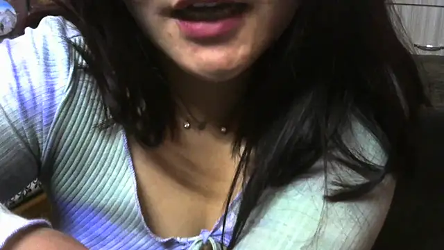 Snapshot of rebel_xoxo chatting on May 11, 2026, 7:00 pm rebel xoxo online show from May 11, 2026, 7:00 pm