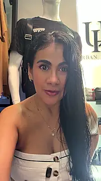Snapshot of Laia_Hills chatting on August 6, 2026, 3:40 pm Laia Hills online show from August 6, 2026, 3:40 pm