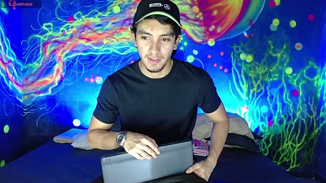 Snapshot of dante_18cm_ chatting on June 7, 2026, 12:49 am dante 18cm online show from June 7, 2026, 12:49 am