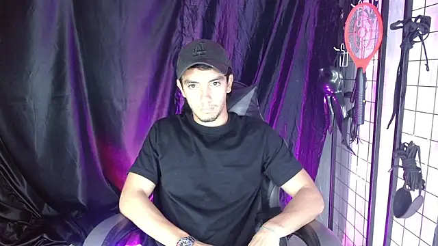 Snapshot of dante_18cm_ chatting on May 7, 2026, 12:26 am dante 18cm online show from May 7, 2026, 12:26 am