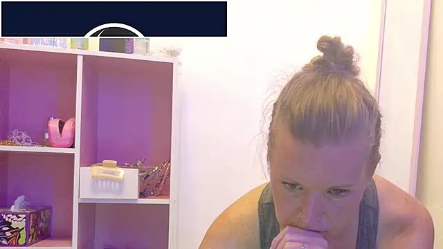 Snapshot of xlilianaxx chatting on July 10, 2026, 7:52 am xlilianaxx online show from July 10, 2026, 7:52 am