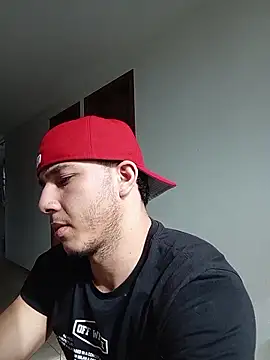 Snapshot of Maxx_valiant chatting on April 25, 2026, 1:41 pm Maxx valiant online show from April 25, 2026, 1:41 pm