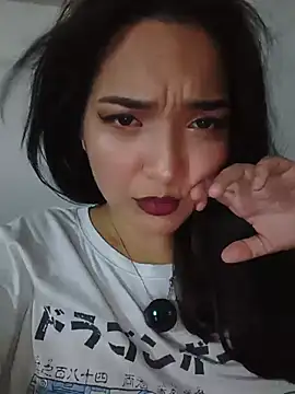 Snapshot of Thanilopera chatting on August 6, 2026, 4:29 am Thanilopera online show from August 6, 2026, 4:29 am