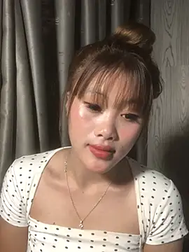 Ly-sexyy online show from May 14, 2026, 5:21 pm