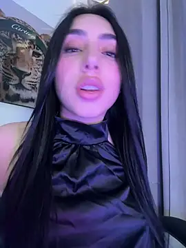 IsabellaNoir  online show from May 9, 2026, 9:40 pm
