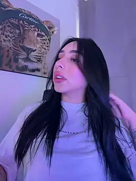 IsabellaNoir  online show from May 4, 2026, 9:06 pm