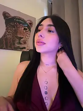 IsabellaNoir  online show from June 16, 2026, 10:21 pm
