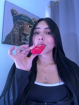 IsabellaNoir  online show from April 23, 2026, 9:49 pm