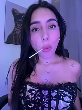 IsabellaNoir  online show from May 2, 2026, 9:31 pm