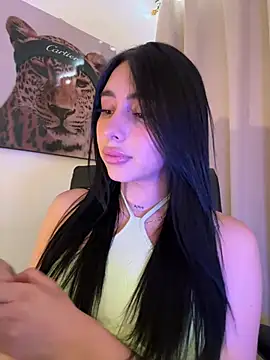 IsabellaNoir  online show from July 7, 2026, 3:37 pm