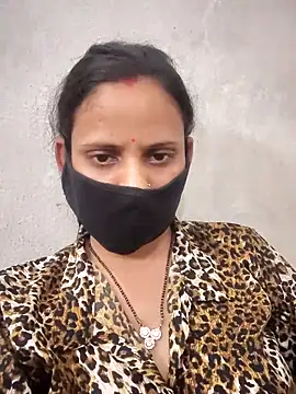 Snapshot of Cutie_Neetu chatting on May 4, 2026, 5:27 pm Cutie Neetu online show from May 4, 2026, 5:27 pm