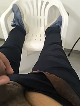 Hotmen84050 online show from June 24, 2026, 5:17 am