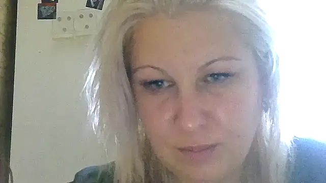 Snapshot of Neferedit chatting on July 16, 2026, 12:46 pm Neferedit online show from July 16, 2026, 12:46 pm
