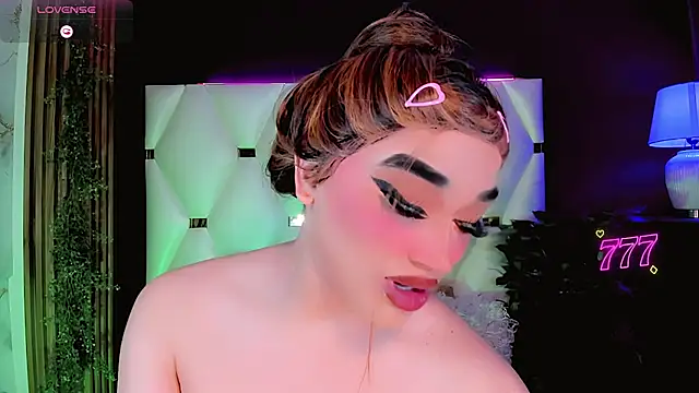 Snapshot of Camila_Vasquezz1 chatting on June 26, 2026, 12:00 pm Camila Vasquezz1 online show from June 26, 2026, 12:00 pm