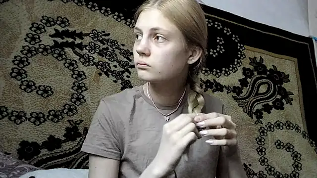 Snapshot of LunaLaday chatting on June 16, 2026, 2:22 am LunaLaday online show from June 16, 2026, 2:22 am