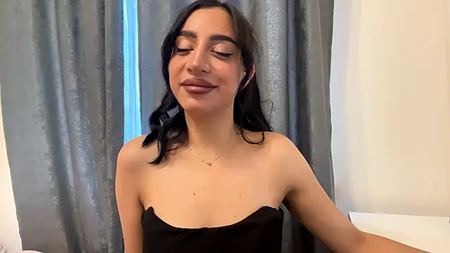 Snapshot of AngellaBarbini chatting on June 14, 2026, 1:12 pm AngellaBarbini online show from June 14, 2026, 1:12 pm