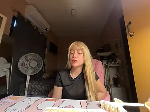 Snapshot of sweet_glam chatting on May 15, 2026, 8:01 am sweet glam online show from May 15, 2026, 8:01 am