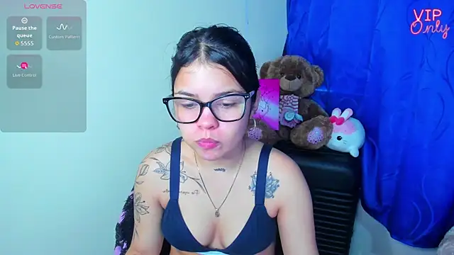 angelina 77 online show from July 17, 2026, 2:47 pm