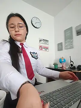 Snapshot of Queen_linda1 chatting on May 13, 2026, 12:12 pm Queen linda1 online show from May 13, 2026, 12:12 pm