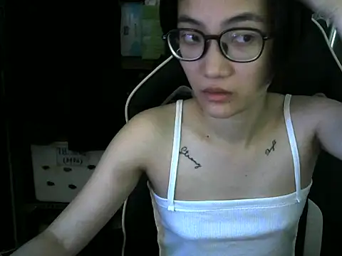 MeiiJi online show from April 22, 2026, 2:18 am