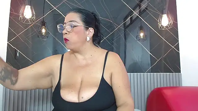 Snapshot of BarbaraGraf chatting on May 29, 2026, 12:11 pm BarbaraGraf online show from May 29, 2026, 12:11 pm