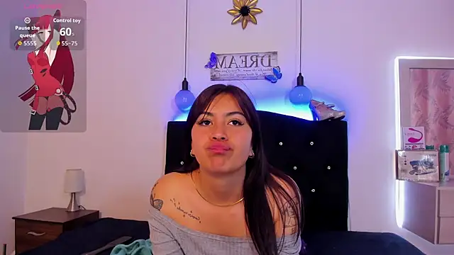 lizz cherry  online show from May 1, 2026, 10:15 pm