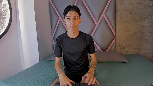 Yefersonyoss online show from May 24, 2026, 4:34 am