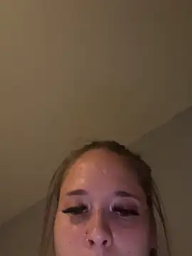 Poppylooloo online show from June 15, 2026, 7:02 pm