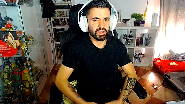 chiquitoconsecreto online show from May 12, 2026, 2:34 pm