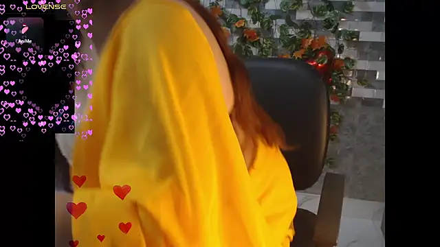 Snapshot of The_Queen_Arinaah chatting on July 9, 2026, 7:46 pm The Queen Arinaah online show from July 9, 2026, 7:46 pm