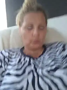 Snapshot of Divineblond chatting on May 31, 2026, 6:02 pm Divineblond online show from May 31, 2026, 6:02 pm