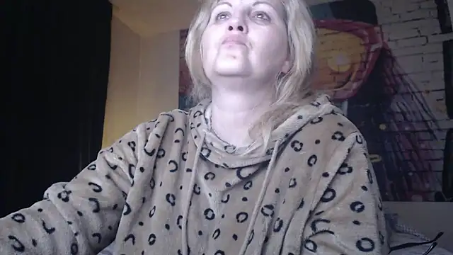 Divineblond online show from March 22, 2025, 2:27 am