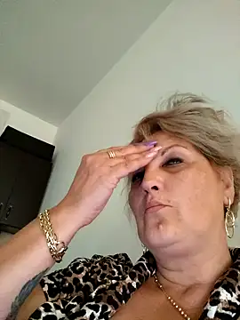 Divineblond online show from October 1, 2025, 10:41 am