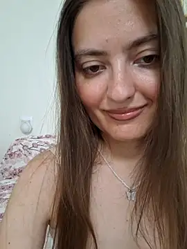 Snapshot of Alba2331 chatting on June 27, 2026, 12:00 pm Alba2331 online show from June 27, 2026, 12:00 pm
