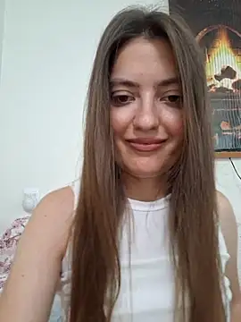 Snapshot of Alba2331 chatting on July 10, 2026, 12:05 pm Alba2331 online show from July 10, 2026, 12:05 pm