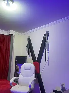 SamiiContreras  online show from May 20, 2026, 11:07 am