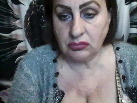 Snapshot of LoaqLovew chatting on May 5, 2026, 7:22 am LoaqLovew online show from May 5, 2026, 7:22 am