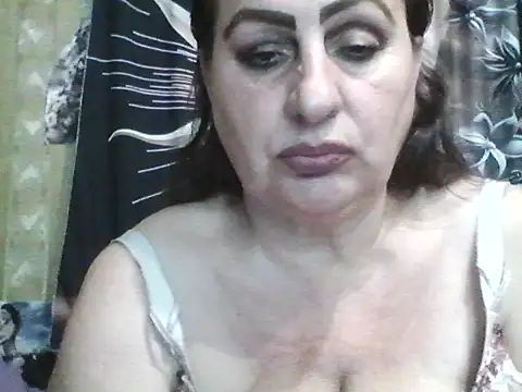 Snapshot of LoaqLovew chatting on July 27, 2026, 7:37 am LoaqLovew online show from July 27, 2026, 7:37 am