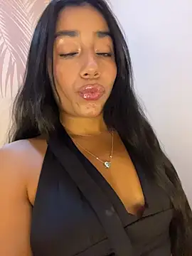 Snapshot of SaryJonex chatting on June 3, 2026, 3:06 pm SaryJonex online show from June 3, 2026, 3:06 pm